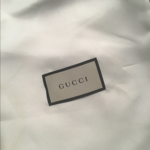 Gucci Dustcover 🌸 - Picture 2 of 2